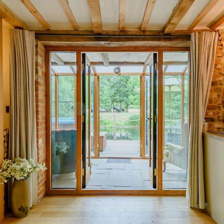 16Th Century Cartlodge With Private Hot Tub Diss Bagian luar foto