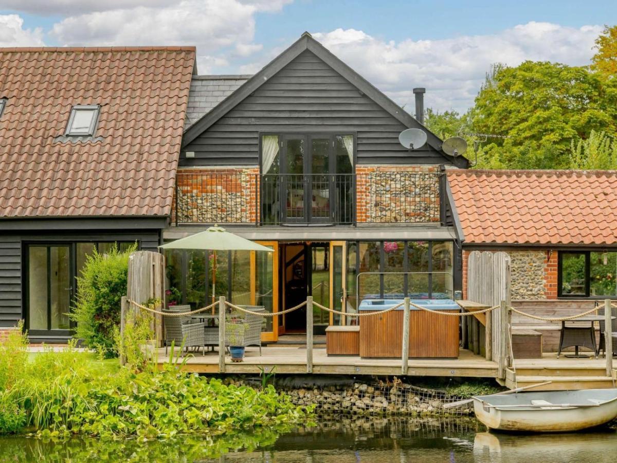 16Th Century Cartlodge With Private Hot Tub Diss Bagian luar foto