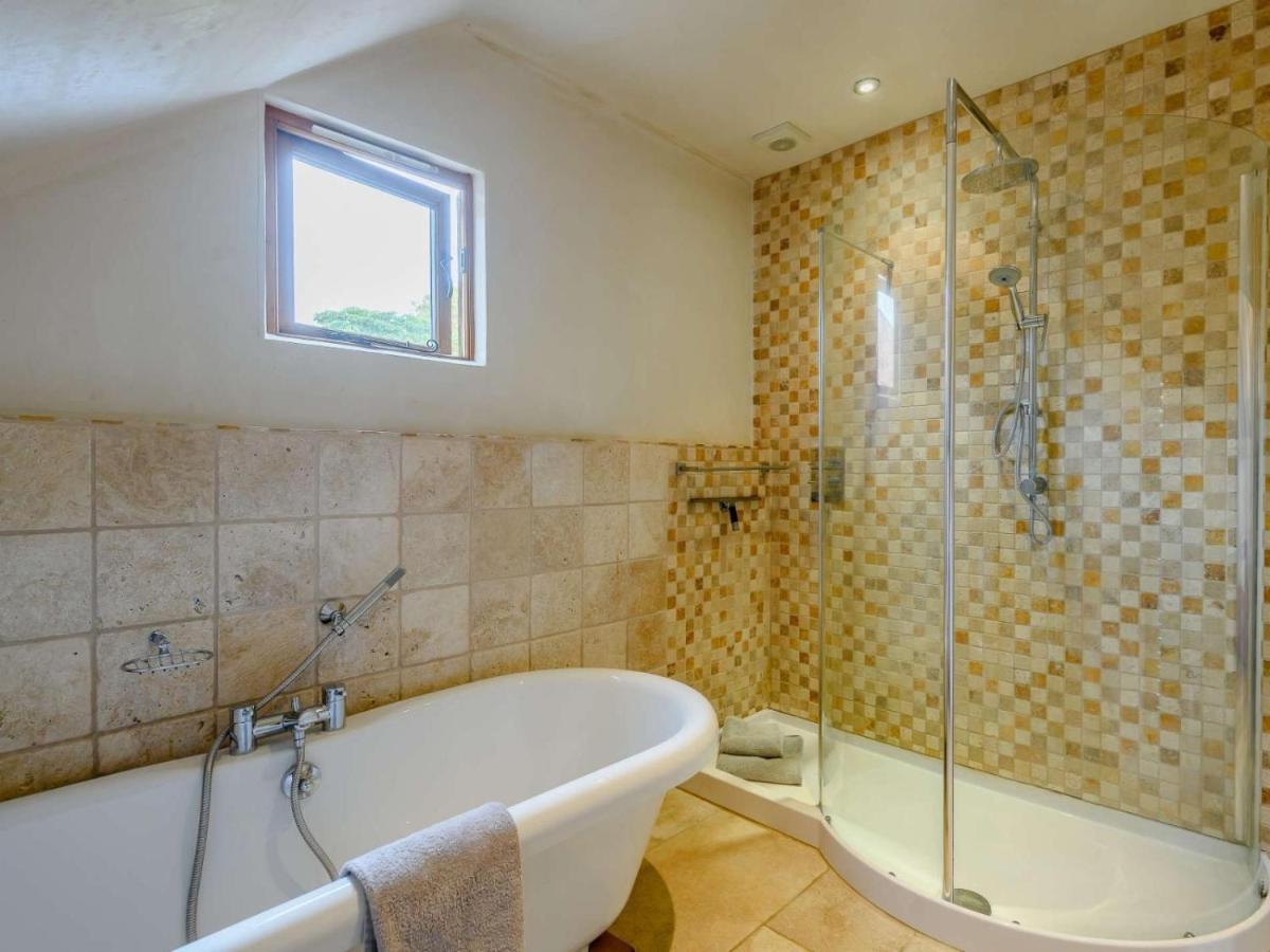 16Th Century Cartlodge With Private Hot Tub Diss Bagian luar foto